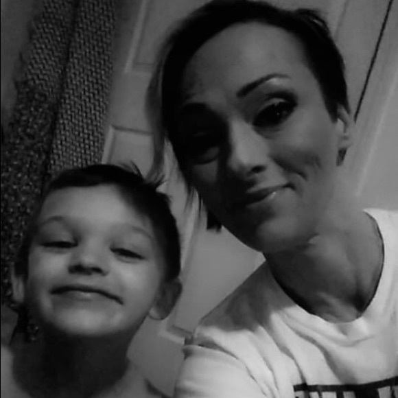 Meet your Posher, Cathy - Picture 1 of 1